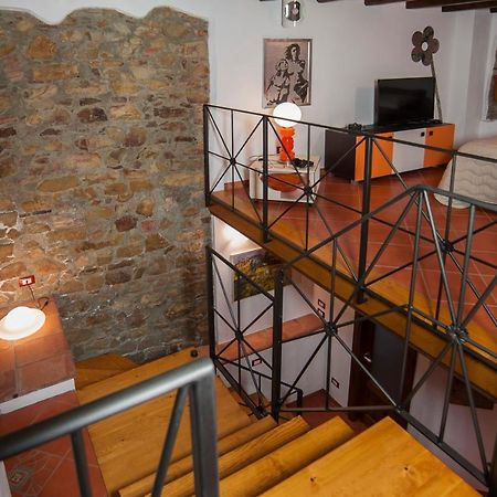 Mirose'S Holiday Home Кастельбуоно Экстерьер фото