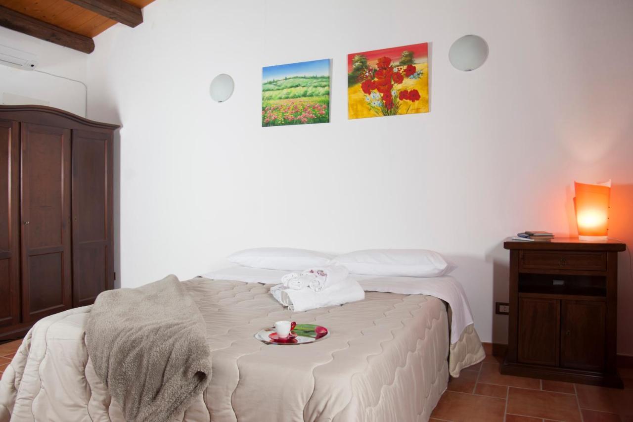 Mirose'S Holiday Home Кастельбуоно Экстерьер фото