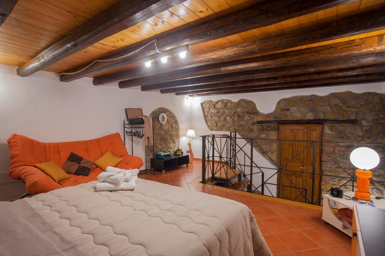 Mirose'S Holiday Home Кастельбуоно Экстерьер фото